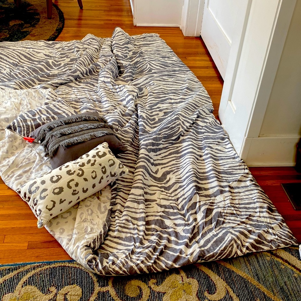 OpalHouse Full/Queen comforter set reversible.